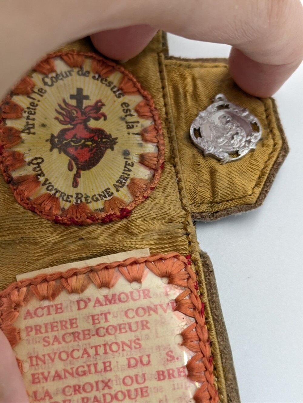 Antique pocket Vestment tiny brown leather Oratory Reliquary book French - Picture 7 of 9